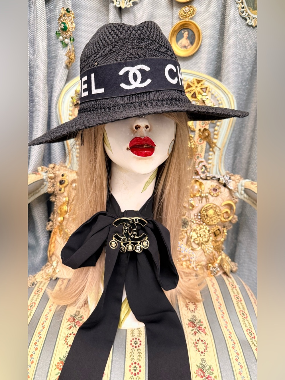 Parisienne Crochet Black Fedora Hat With Designer Band